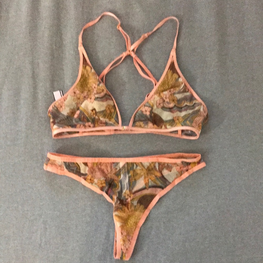 Victoria’s Secret mesh bra set
